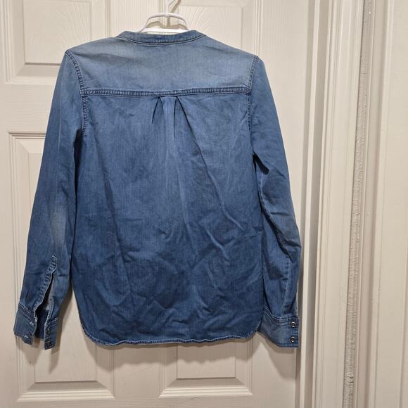 Vince. Top womens size 4 blue chambray popover ombre lightweight blouse - Picture 8 of 8